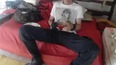 Laye19 online show from 03/04/25, 07:43