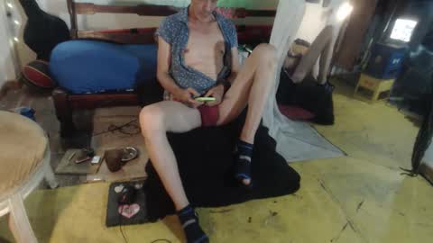 Laye19 online show from 09/15/25, 07:30