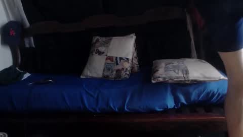 Laye19 online show from 09/28/25, 06:02