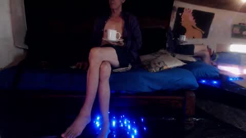 Laye19 online show from 09/30/25, 02:05