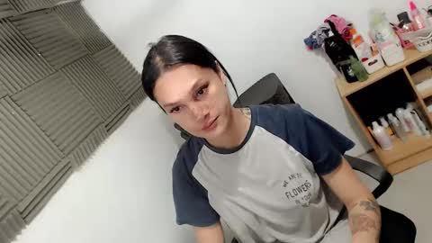 layla47649867 online show from 01/06/26, 08:51