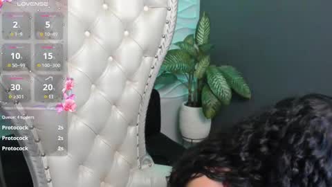 Layla online show from 09/09/25, 01:16