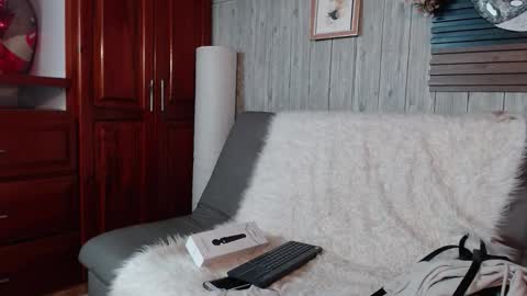 Layla online show from 01/18/26, 10:13