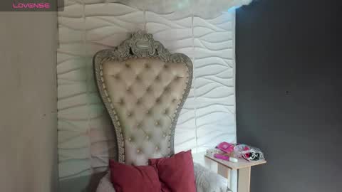 Layla online show from 03/12/26, 08:04