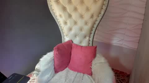 Layla online show from 03/28/26, 07:24