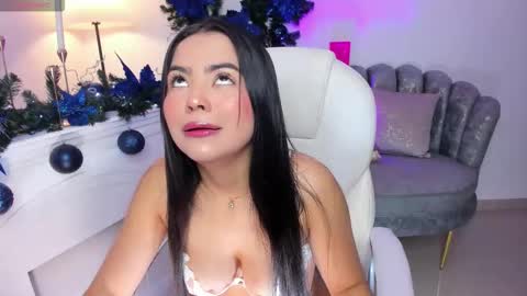 Layla Breezee online show from 12/20/25, 12:45