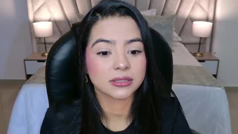 Layla Breezee online show from 07/10/26, 11:57