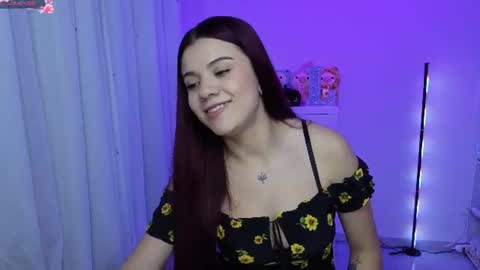 Snapshot of layla_castilloo chatting on 06/25/26, 02:22 Layla online show from 06/25/26, 02:22
