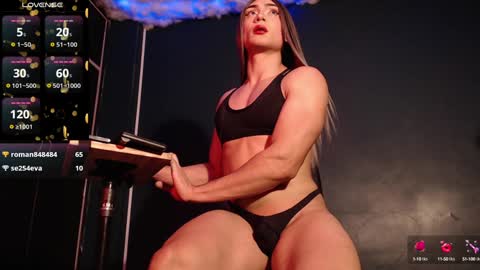 Snapshot of layla_dominac chatting on 02/08/25, 07:49 Layla   help me with your thumbs up its important  online show from 02/08/25, 07:49