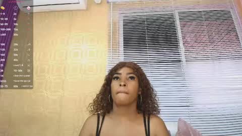 Snapshot of layla_lell chatting on 06/05/26, 12:44 L A Y L A online show from 06/05/26, 12:44