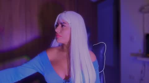 Layla online show from 05/30/26, 01:03