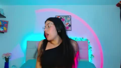 Lia and Rachel online show from 10/04/25, 01:47