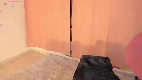 LAYLA online show from 09/11/25, 11:38