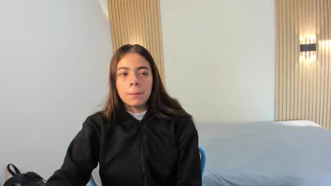 LaylaEmber online show from 01/17/26, 11:48