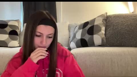 Snapshot of laylahlaylah1 chatting on 11/30/25, 02:32 laylahlaylah1 online show from 11/30/25, 02:32