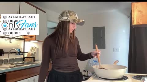 Snapshot of laylahlaylah1 chatting on 01/13/26, 03:50 laylahlaylah1 online show from 01/13/26, 03:50