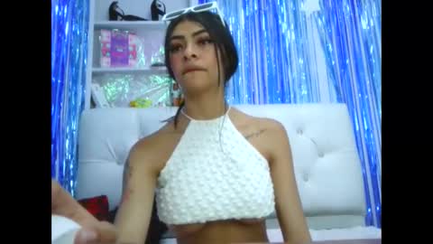 Layla online show from 10/02/25, 04:14