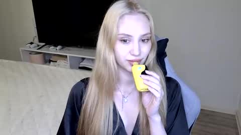 LaylaPretty001 online show from 06/10/26, 04:23