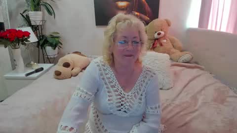 laylaroma online show from 10/18/25, 07:09