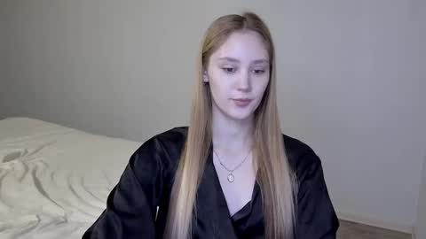 Laylla001 online show from 01/07/25, 05:43