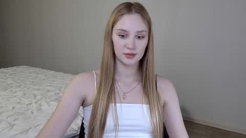 Laylla001 online show from 01/15/25, 09:45