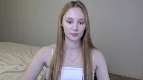 Laylla001 online show from 01/16/25, 07:28