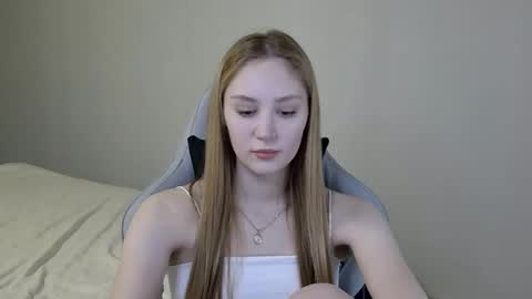 Laylla001 online show from 02/04/25, 06:46