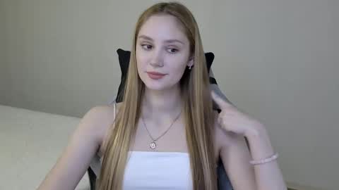 Laylla001 online show from 02/12/25, 07:13