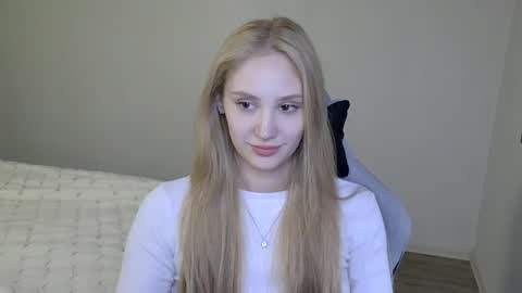 Laylla001 online show from 10/20/25, 12:27