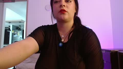 Snapshot of layna_cold chatting on 04/28/26, 03:28 Vannessa online show from 04/28/26, 03:28