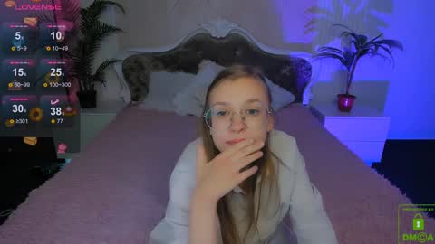 layriantavee online show from 12/28/24, 09:42