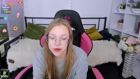 layriantavee online show from 09/17/25, 06:04