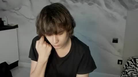 Snapshot of lazydarkknight chatting on 06/12/26, 01:04 Alex online show from 06/12/26, 01:04