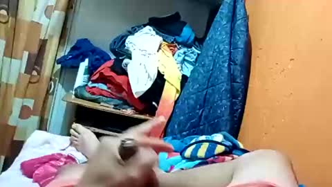 Snapshot of lazyebone chatting on 10/09/25, 05:05 lazyebone online show from 10/09/25, 05:05