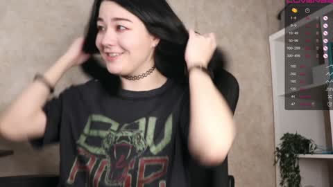 Snapshot of lazynut chatting on 12/17/24, 04:56 Lisa online show from 12/17/24, 04:56