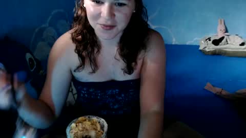 Snapshot of lazzy4ngel chatting on 06/25/26, 04:22 lazzy4ngel online show from 06/25/26, 04:22