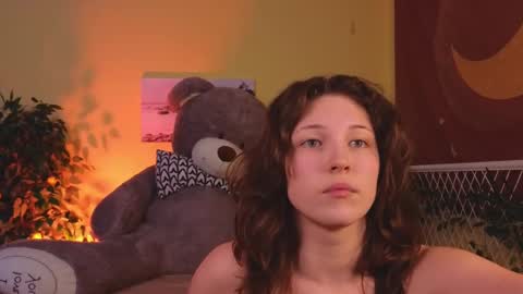 Snapshot of lea_belle_ chatting on 02/22/25, 08:31 Lea online show from 02/22/25, 08:31