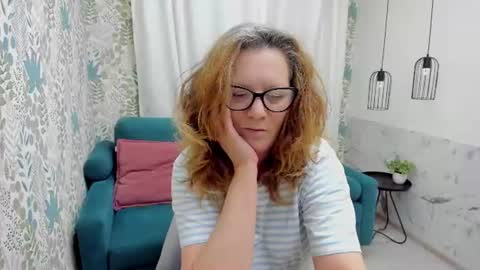 Snapshot of lea_fruit chatting on 06/13/26, 05:27 Lea online show from 06/13/26, 05:27