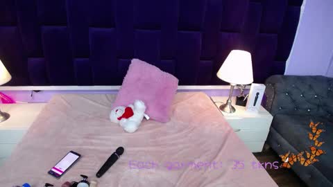 LeaMoreau online show from 03/01/25, 06:13