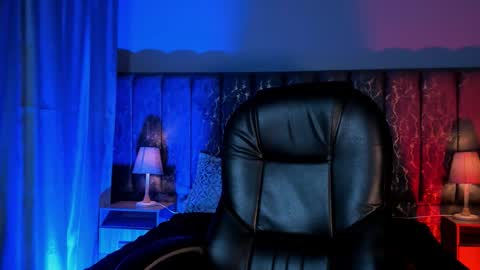 Lea Velle online show from 11/12/25, 04:02