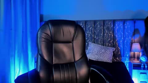 Lea Velle online show from 11/15/25, 04:21