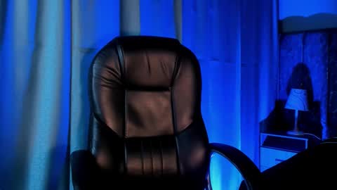 Lea Velle online show from 11/26/25, 06:47