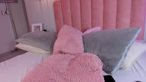 Leah online show from 11/23/25, 04:18