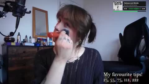 Snapshot of leah_lust_ chatting on 10/16/25, 01:12 leah_lust_ online show from 10/16/25, 01:12