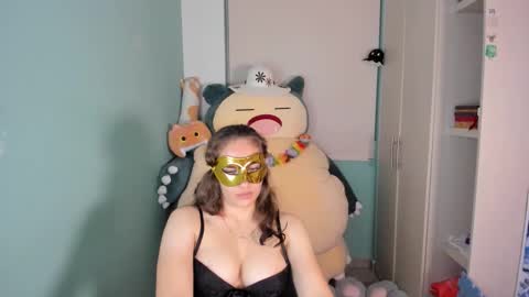 Snapshot of leah_sm chatting on 02/15/26, 07:51 Laura online show from 02/15/26, 07:51