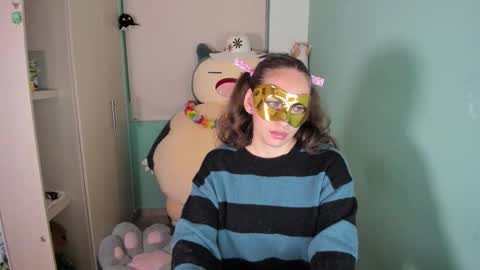 Snapshot of leah_sm chatting on 02/27/26, 01:38 Laura online show from 02/27/26, 01:38