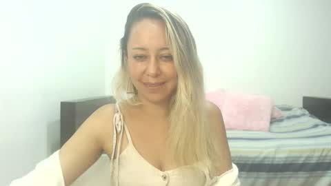 leah_susman online show from 10/30/25, 01:40
