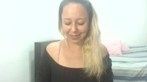 leah_susman online show from 11/12/25, 01:28