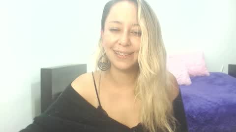 leah_susman online show from 11/20/25, 02:01