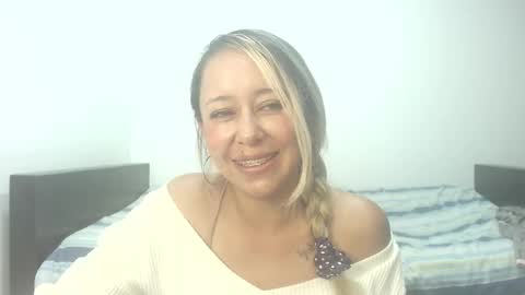 leah_susman online show from 12/18/25, 10:54